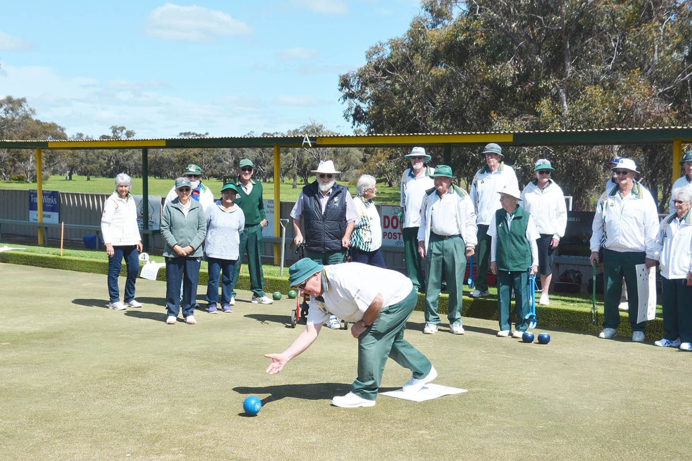 Golf Bowlers Loosen Up