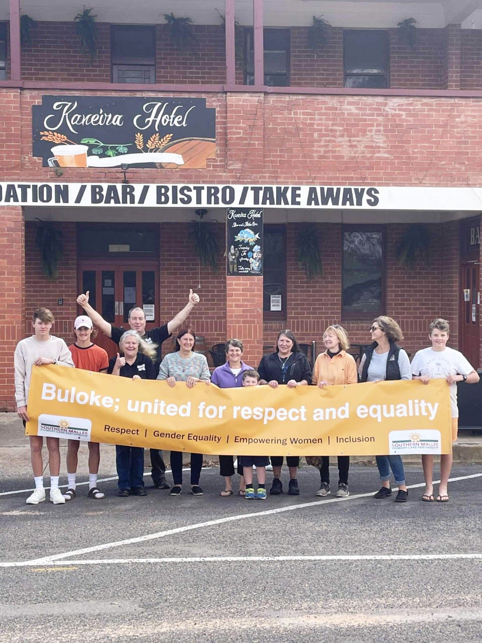 Ready to walk at the Culgoa Hotel:  Sol and Dude Kelly, Deb Houghton, Sue Ines, Sharlene Harding, Leigh and Marty (own the pub), Elain, Caroline and Angus Renney, and Richard out the back.