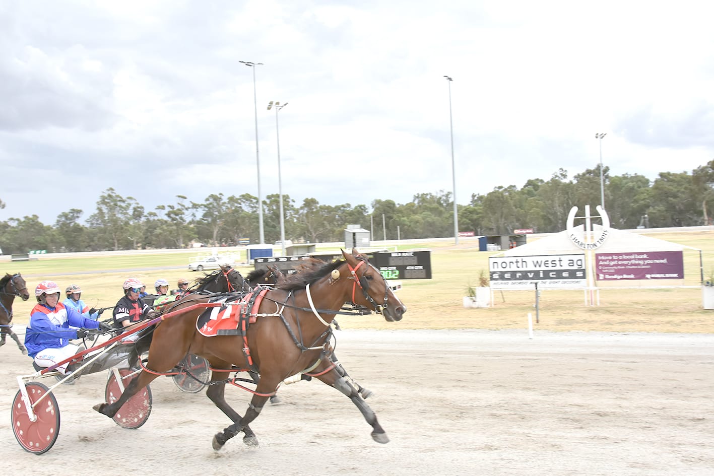 Last Race Abandoned at Charlton