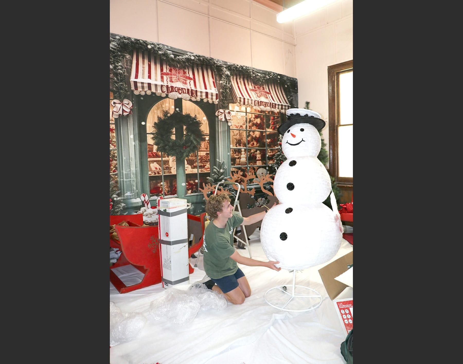 Traders Promote Christmas Spirit