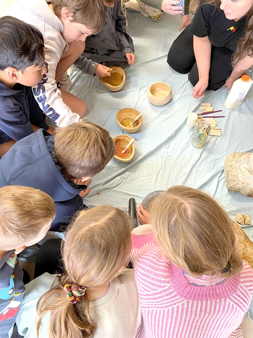 The class mixing Ochre.