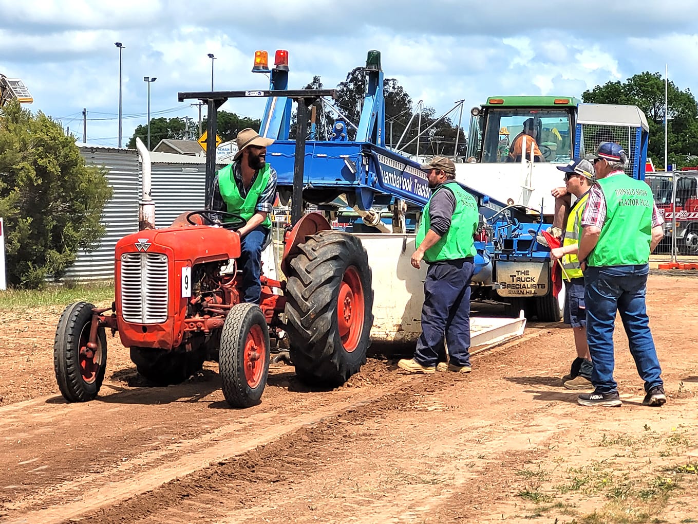 Donald Tractor Pull: A Crowd-Pulling Success