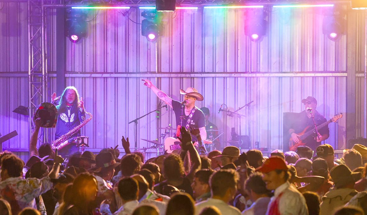 Cush Ryder entertains the crowd.