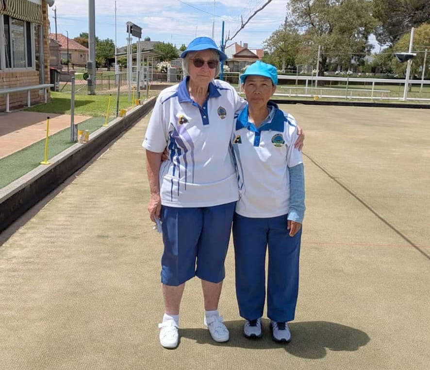 Bo and Beryl in Best Bowls Form