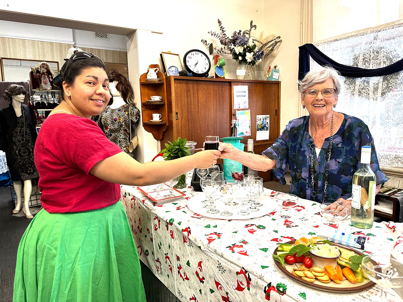 Ladies’ Shopping Night Launches Christmas Promotion