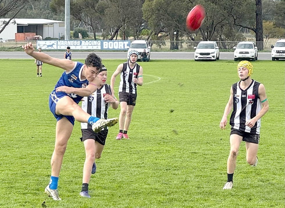 Magpies Thrive in Tough Conditions