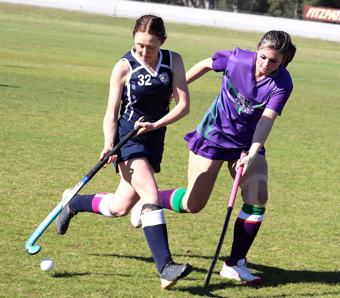 Navies Outclass Bulls on the Hockey Field