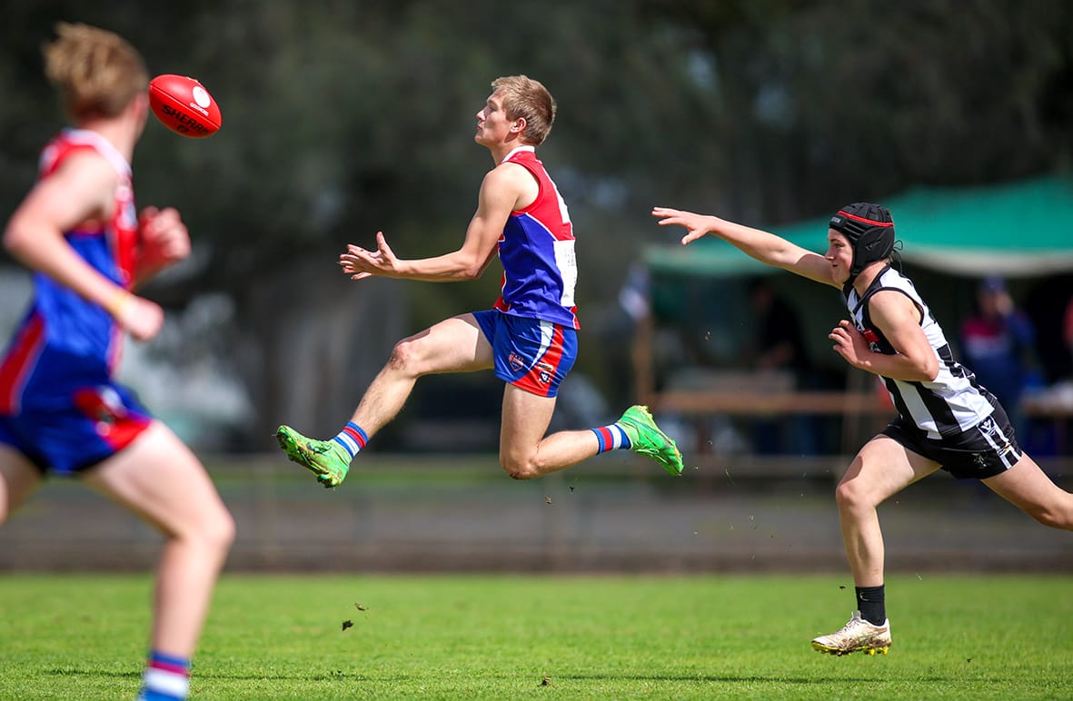 Magpies Surge  into Grand Final