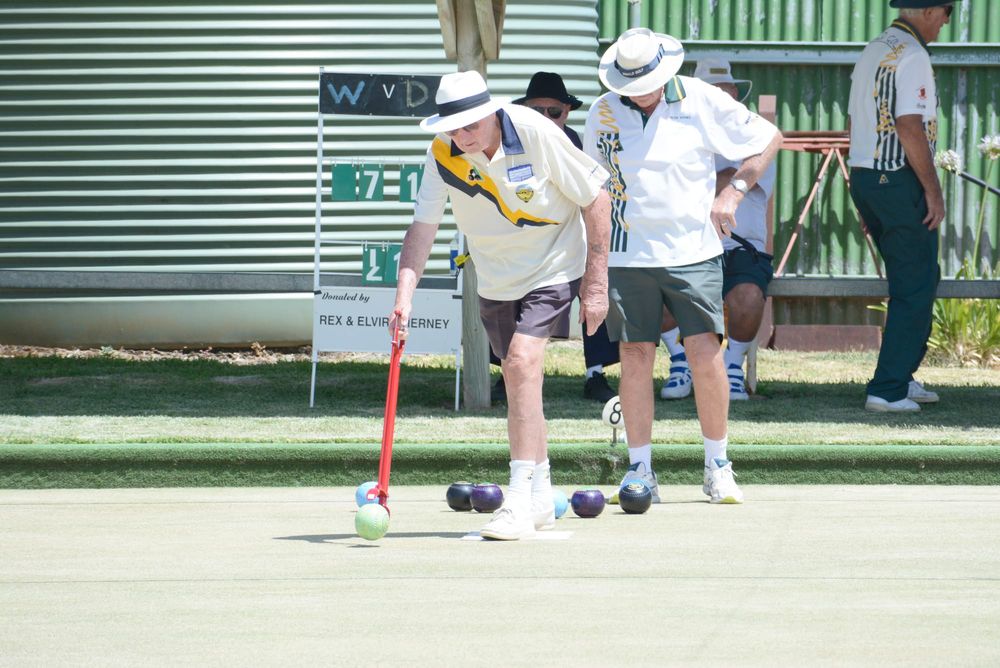 Solid Pennant Wins for Donald Golf Bowlers post image