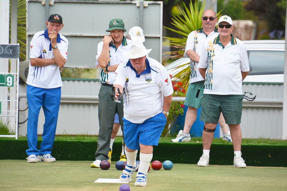 Mixed Success for Ladder Leaders post image