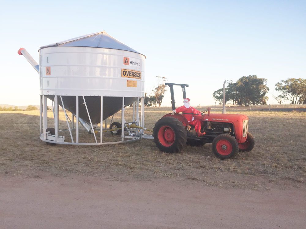 Charlton Kinder Kids’ Christmas Bus Tour post image