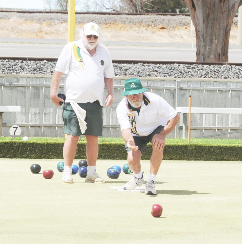 Donald Golf Hits Top Bowls Form post image