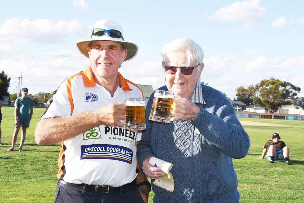 Cricket Confers Life Memberships post image