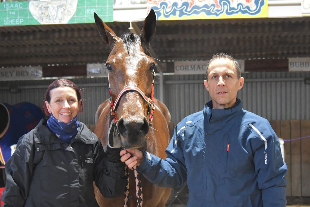 Outsiders’ Day at Charlton Trots post image