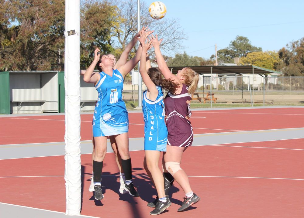 Nullawil Netballers at Donald post image