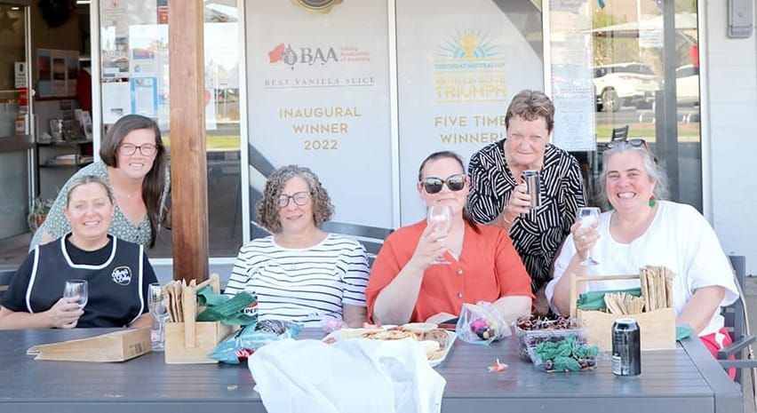 Christmas Time On the Avenue post image