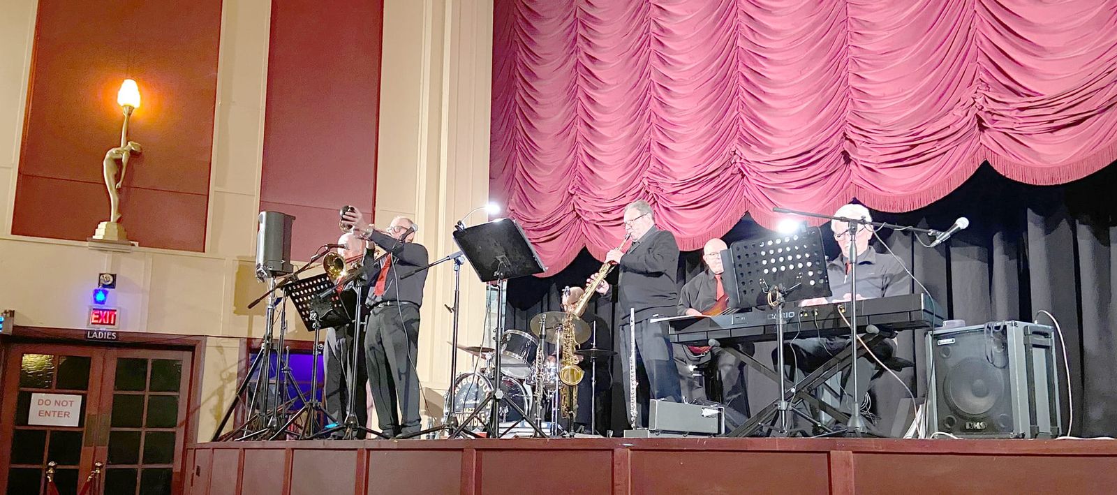 Jazz Hits the Right Note at the Rex post image