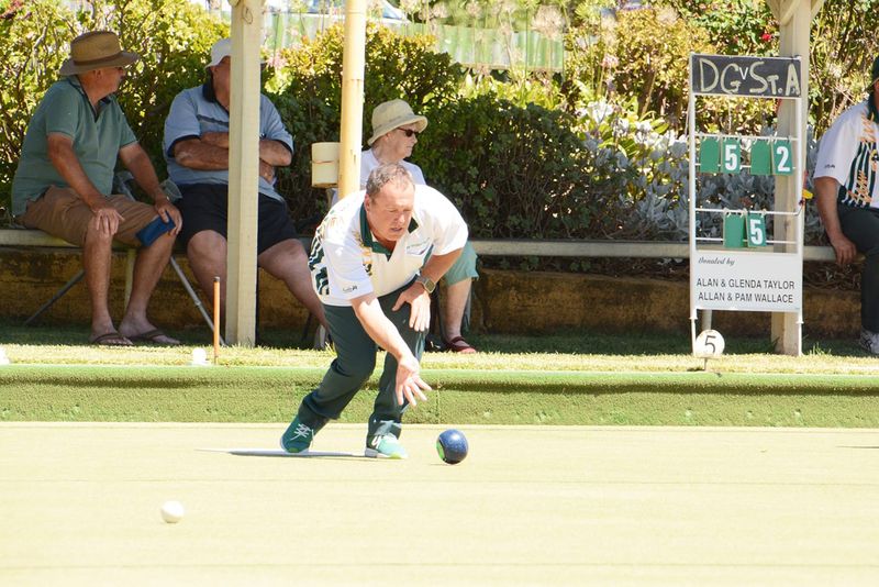 Donald Golf Bowlers Into the Grand Final post image