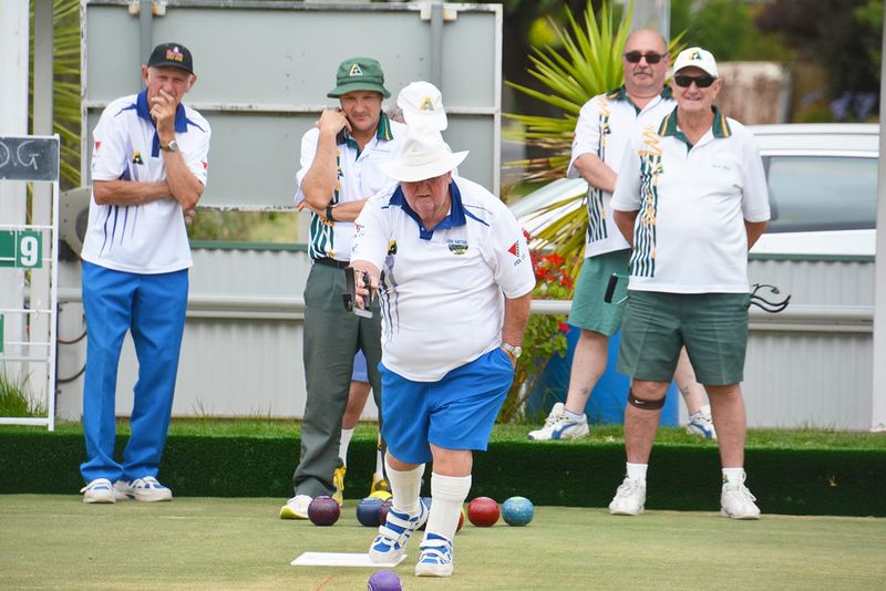 Mixed Success for Ladder Leaders post image
