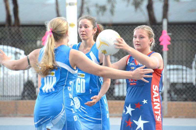 Donald Netballers at St. Arnaud post image