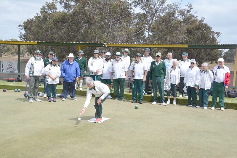 Opening Day for Donald Golf Bowls post image