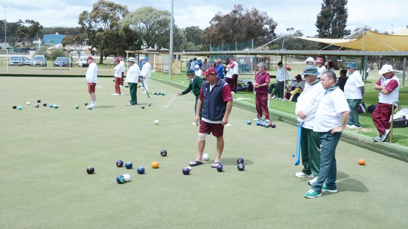 Bowlers Conquer Unseasonal Conditions post image