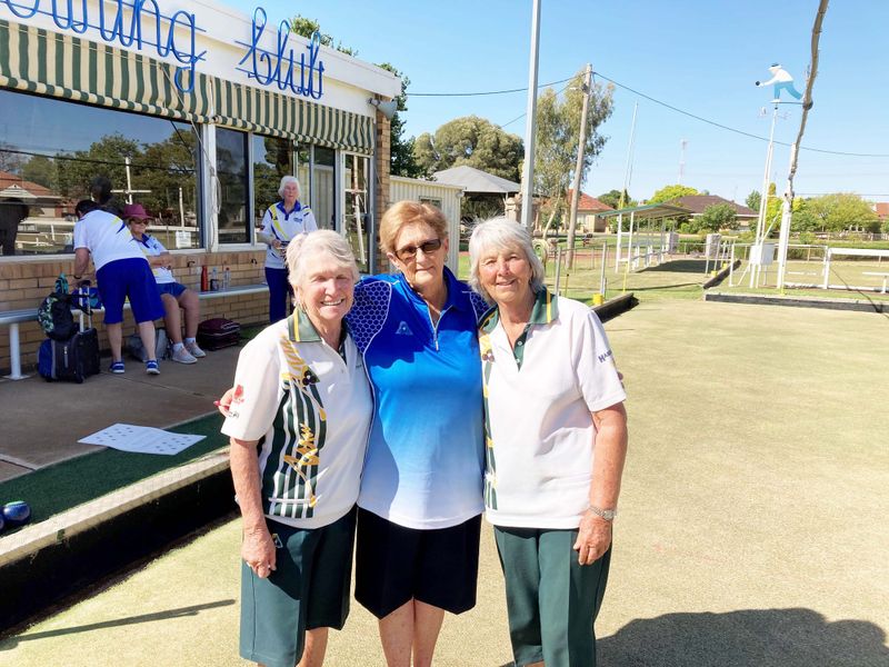 Donald Golf Bowlers Win State Triples post image