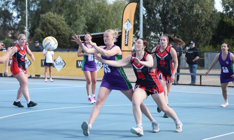 Bulls Netballers Head to Wycheproof – Jenna Angel Throws 500th Goal post image