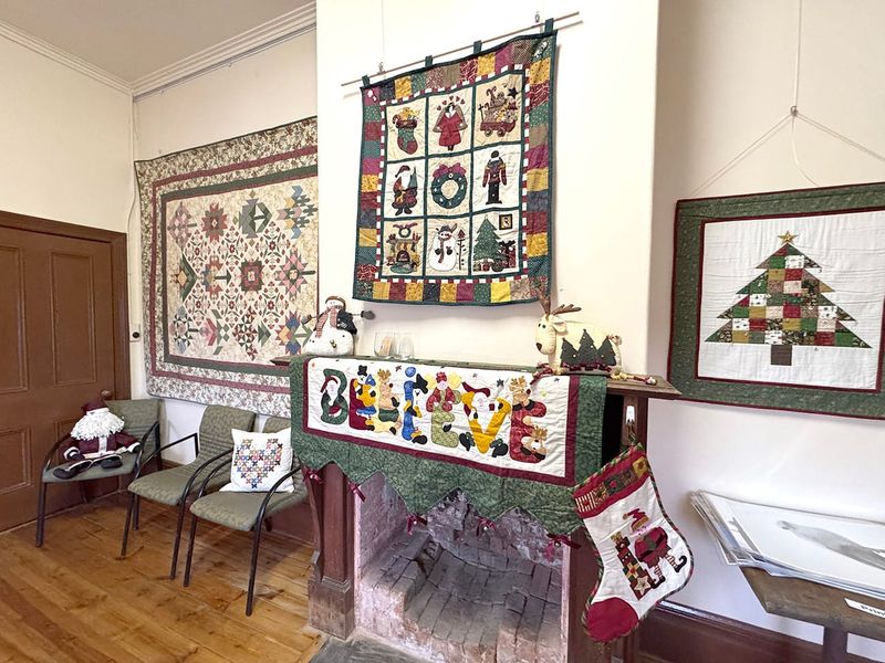 Charlton’s Courthouse Gallery – Patchwork of Colour and Creativity post image
