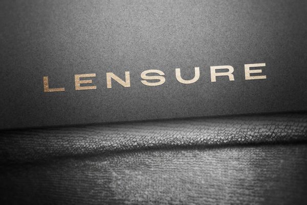 Logo Mockup Lensure