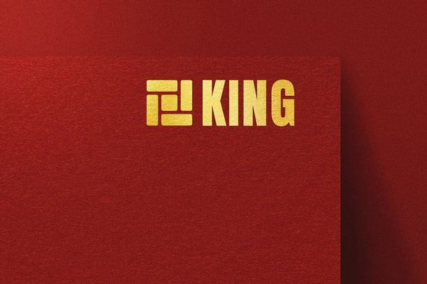 Golden Logo Mockup