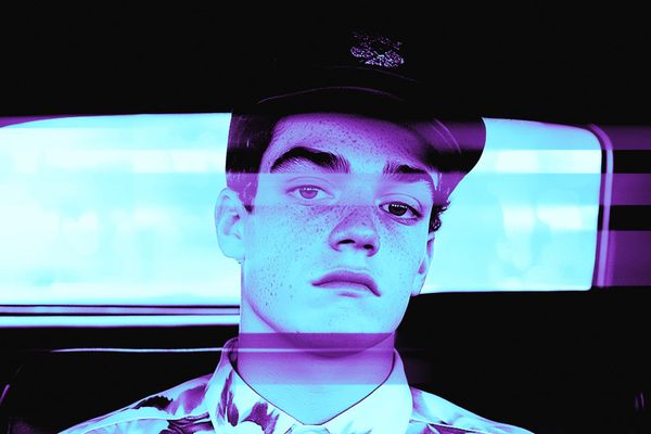 Glitch Blurry Photo Effect