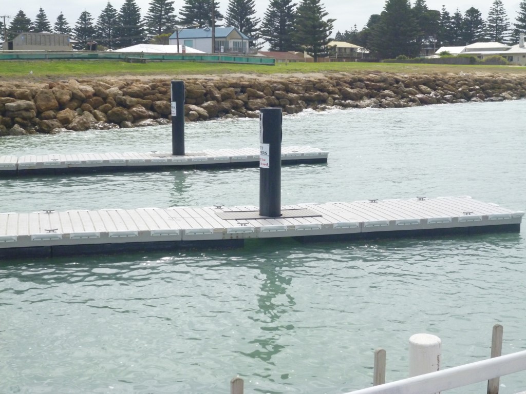 New floating walkway for Carlo Point