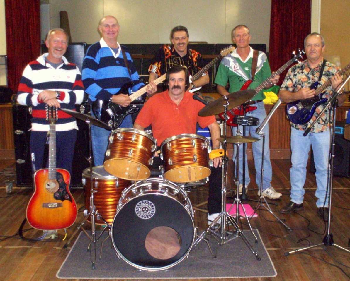 Recliners perform at ArtyBall