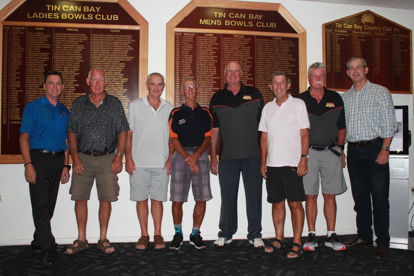 Brad Robb, Vince Reibel, Alan Docking, Gregg Tritton, Carl Rackemann, Andrew Jarrett, Martin Kent, Mayor Mick Curran at the Tin Can Bay Country Charity Day