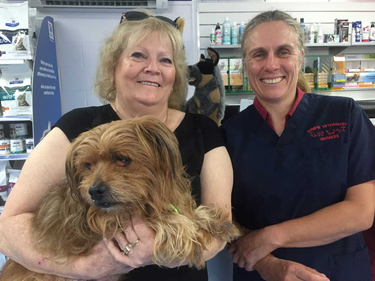 Jenny Eising with Buddy and Vet Cathy Milgate who urges dog owners to socialise their dogs from an early age