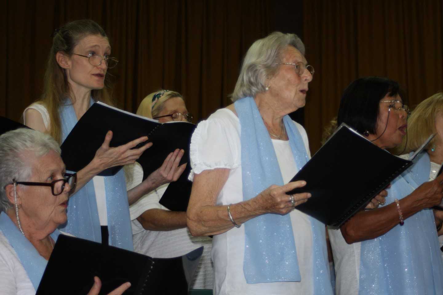 Coolabay Choir performing