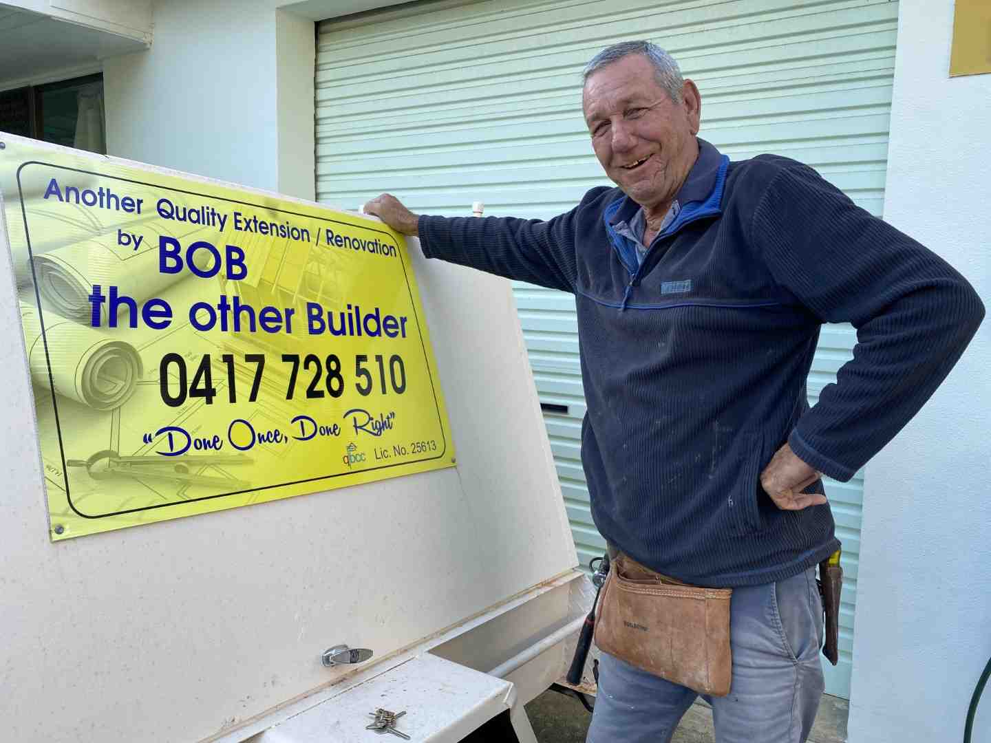 Say hi to Rainbow Beach’s very own Bob the Builder!