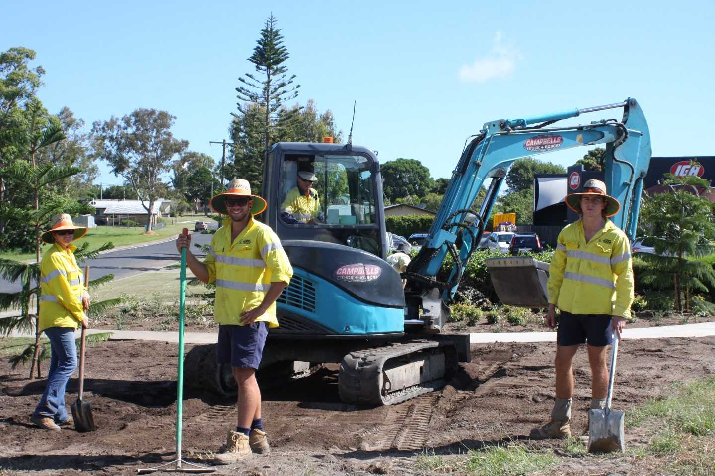 Council crews are hard at work in sweltering conditions beautifying our streets