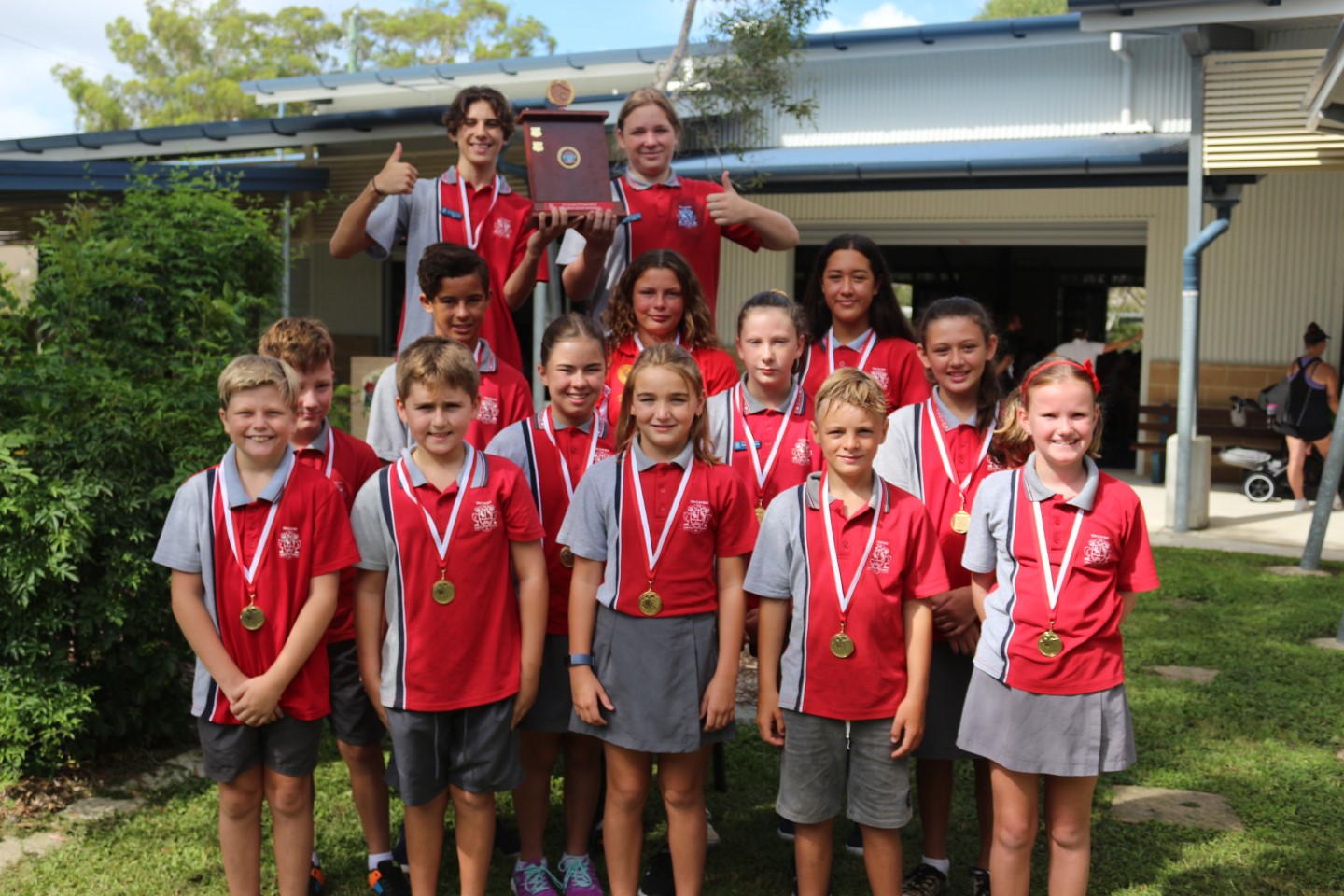 Front Row – Keenan, Xavier, Lily, Max, Chloe Second Row – Kobi, Georgia, Madison, Harmonie Third Row – Blayd, Luxy-Leigh, Amassa Back Row – Yasmin Saur (HPE Teacher P-6) Wallu Captains: Rakeen and Mark, David Dorey (Sports Coordinator)