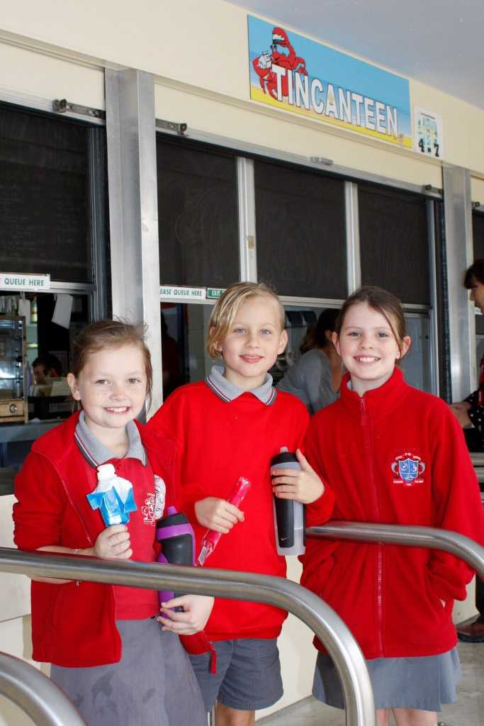 Xanthe Sheridar, Hannah Bradley and Lily-Rose Bubke love their tuckshopXanthe Sheridar, Hannah Bradley and Lily-Rose Bubke lo