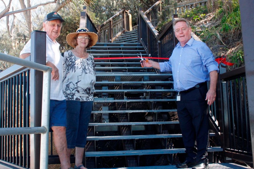 Rainbow Beach - New Beach Steps are open post image