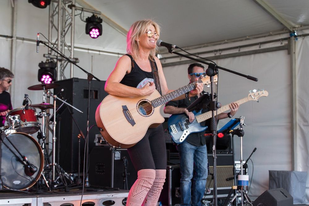 Fiona O'Shea and the Passengers post image