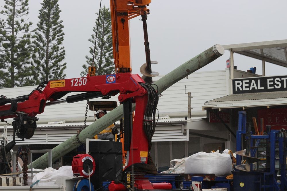 Rainbow Beach turns on the lights post image