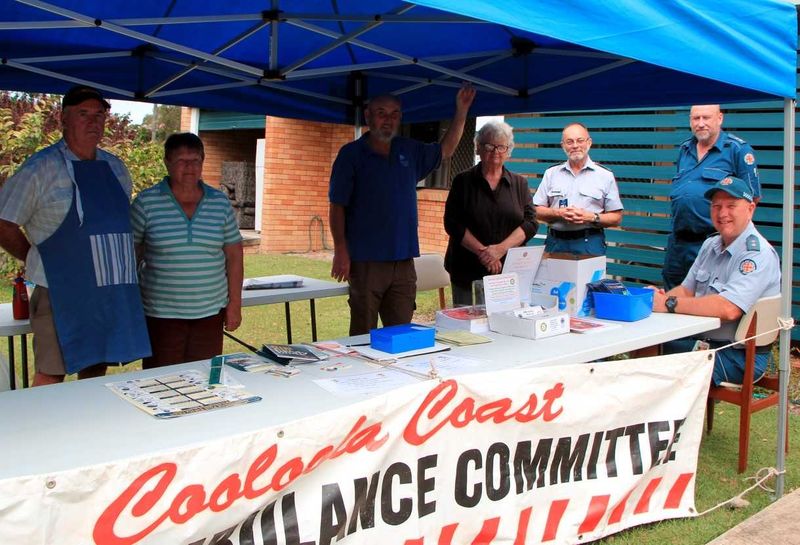 Rod and Lorna Jordan, Terry Steele, Caroline Taylor, David Lane (TCB), Bob Grey (Rainbow Beach) &amp; Wilbur Fahey (TCB) read