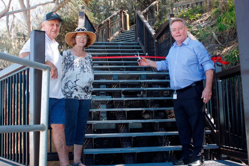 Rainbow Beach - New Beach Steps are open post image