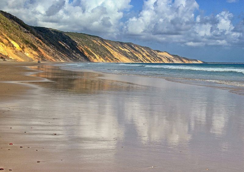 Beach Driving beside the Coloured Sands, Rainbow Beach: Photo Julie Hartwig