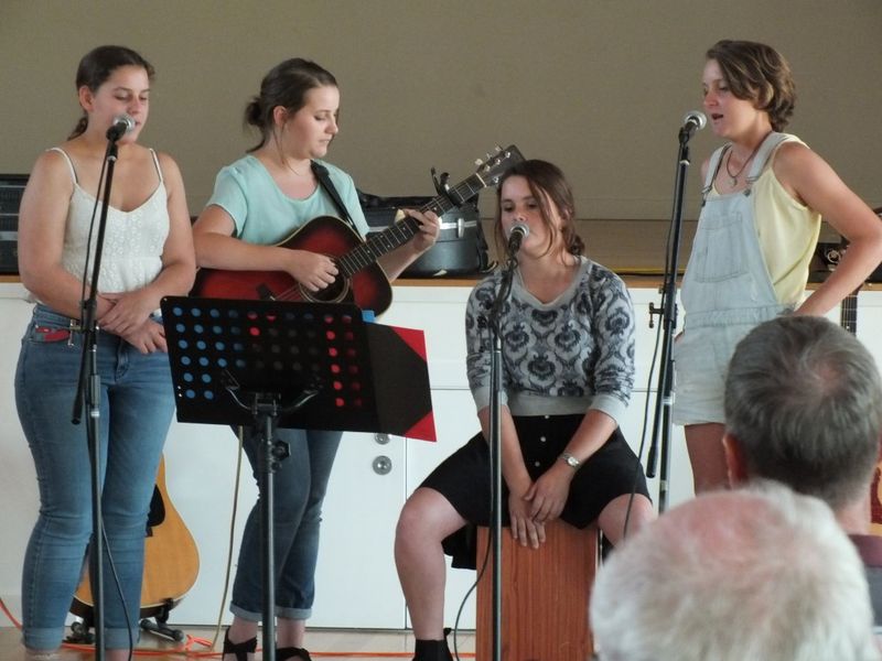 Sister Act - Anneke and Michaela Harries, Chloe Bell and Shannon Harries