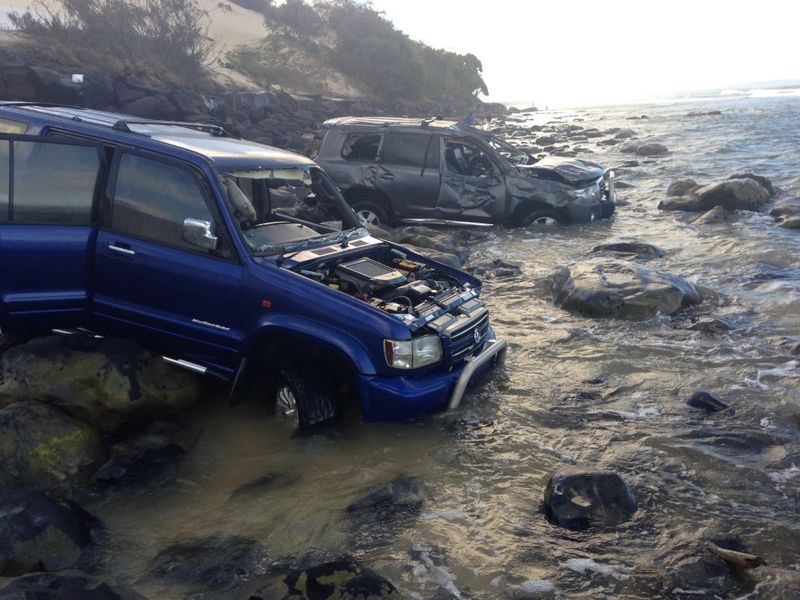 Mudlo Rocks Car Wrecks - image Kate Gilmore
