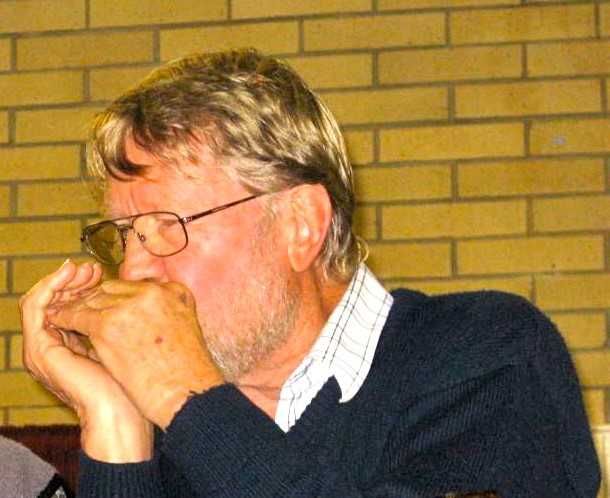 Len Druce on harmonica at Music Plus